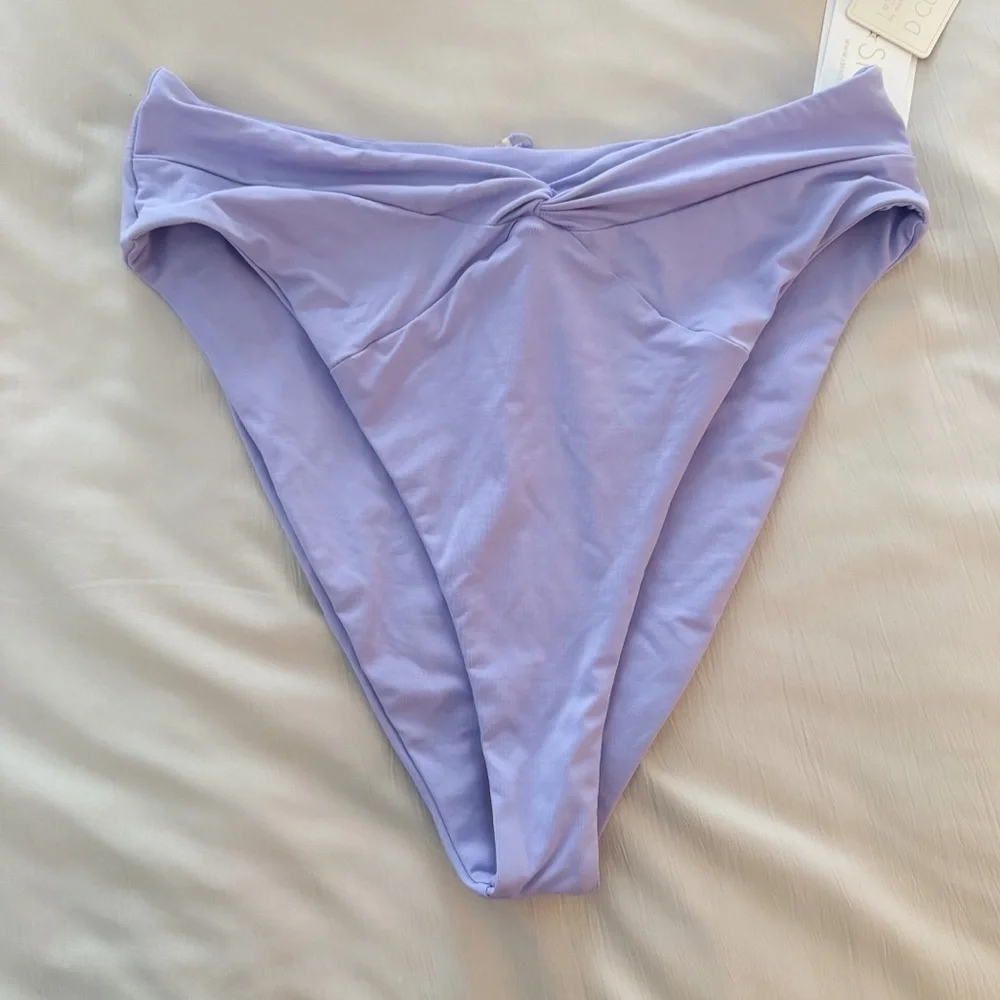 L*Space NWT Nancy Lee Bikini Bottom Bitsy Size L and Camellia top Wisteria L